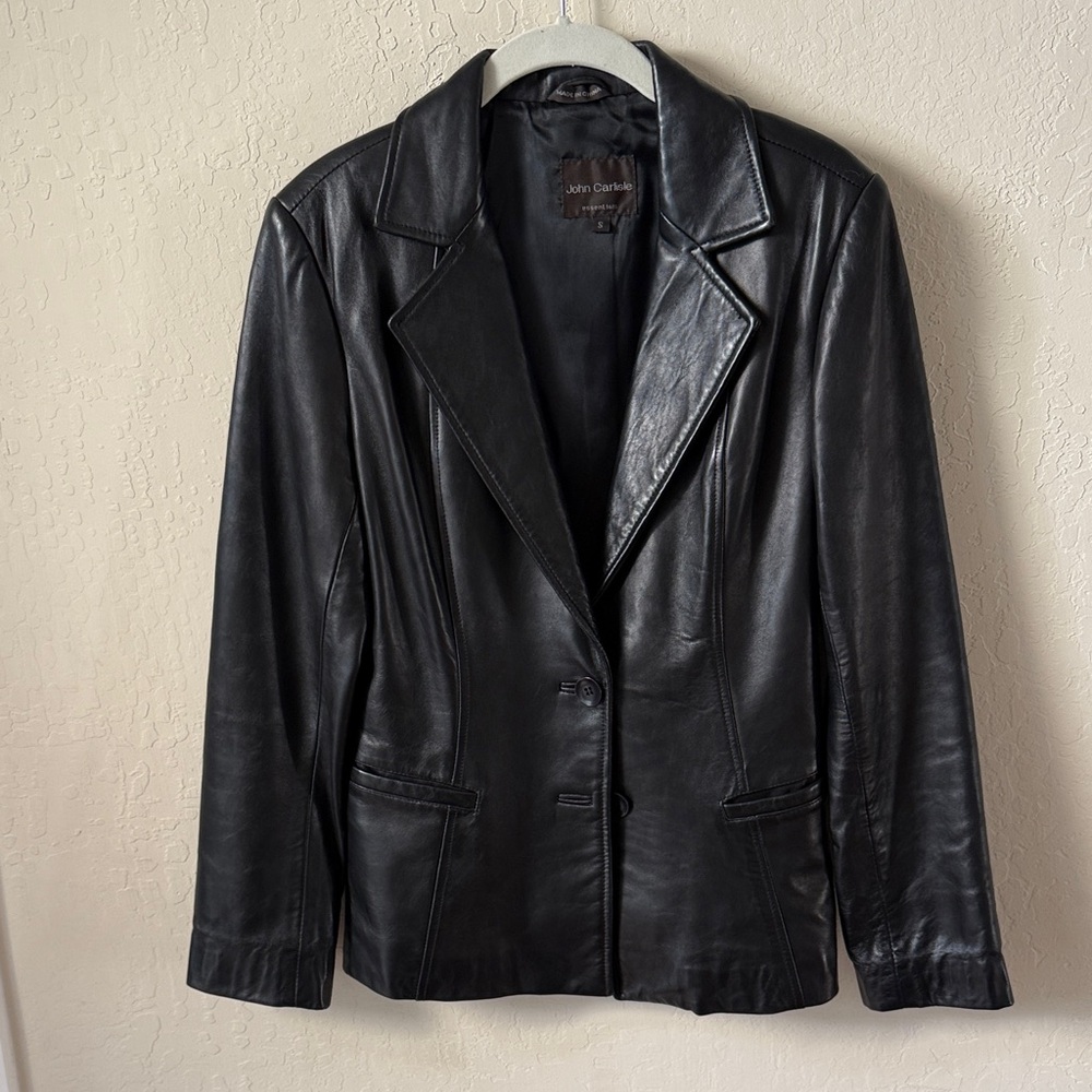 Elegant Black Leather Jacket